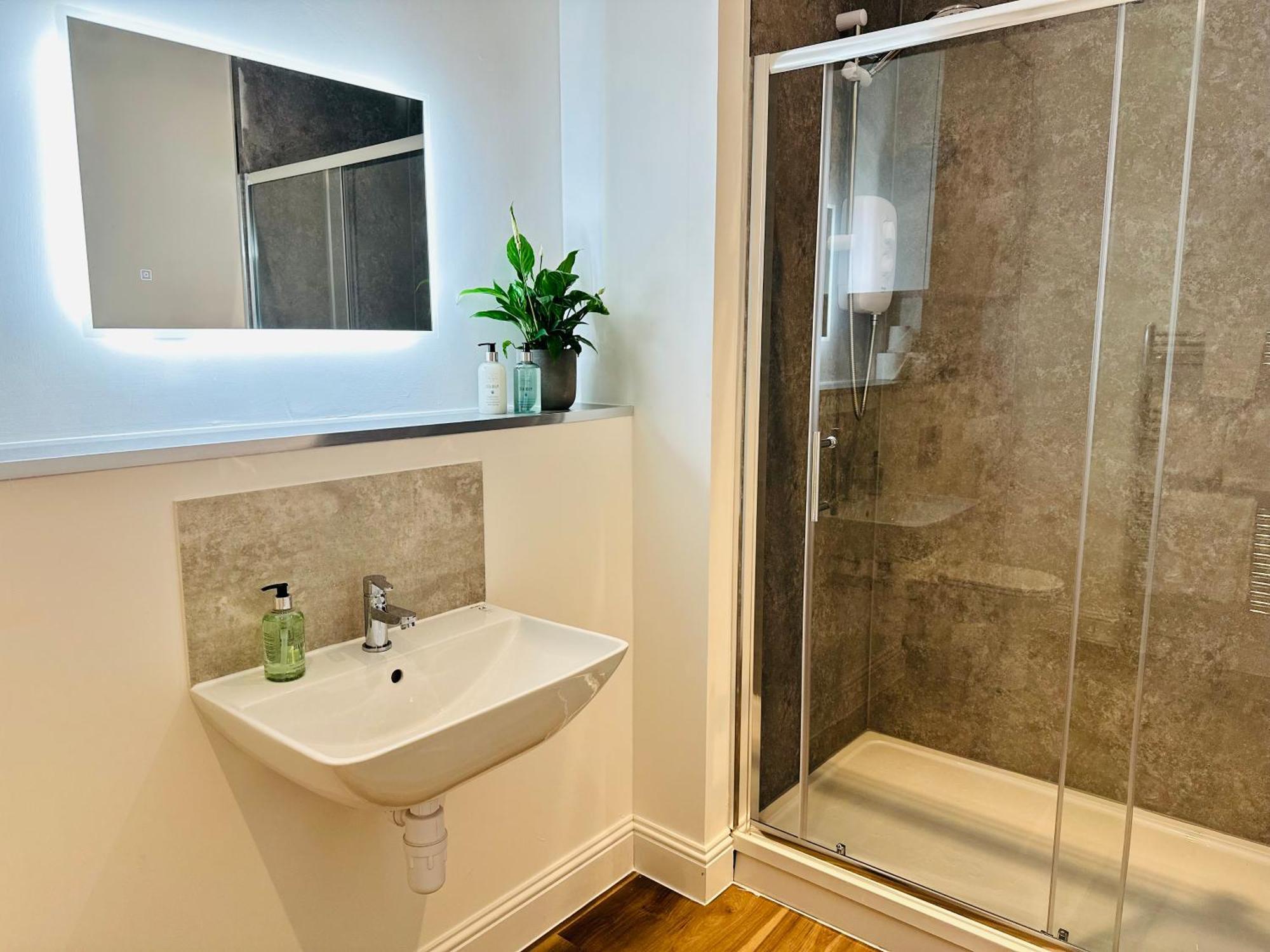 Barnet House Serviced Apartments ดันเฟิร์มลิน ภายนอก รูปภาพ