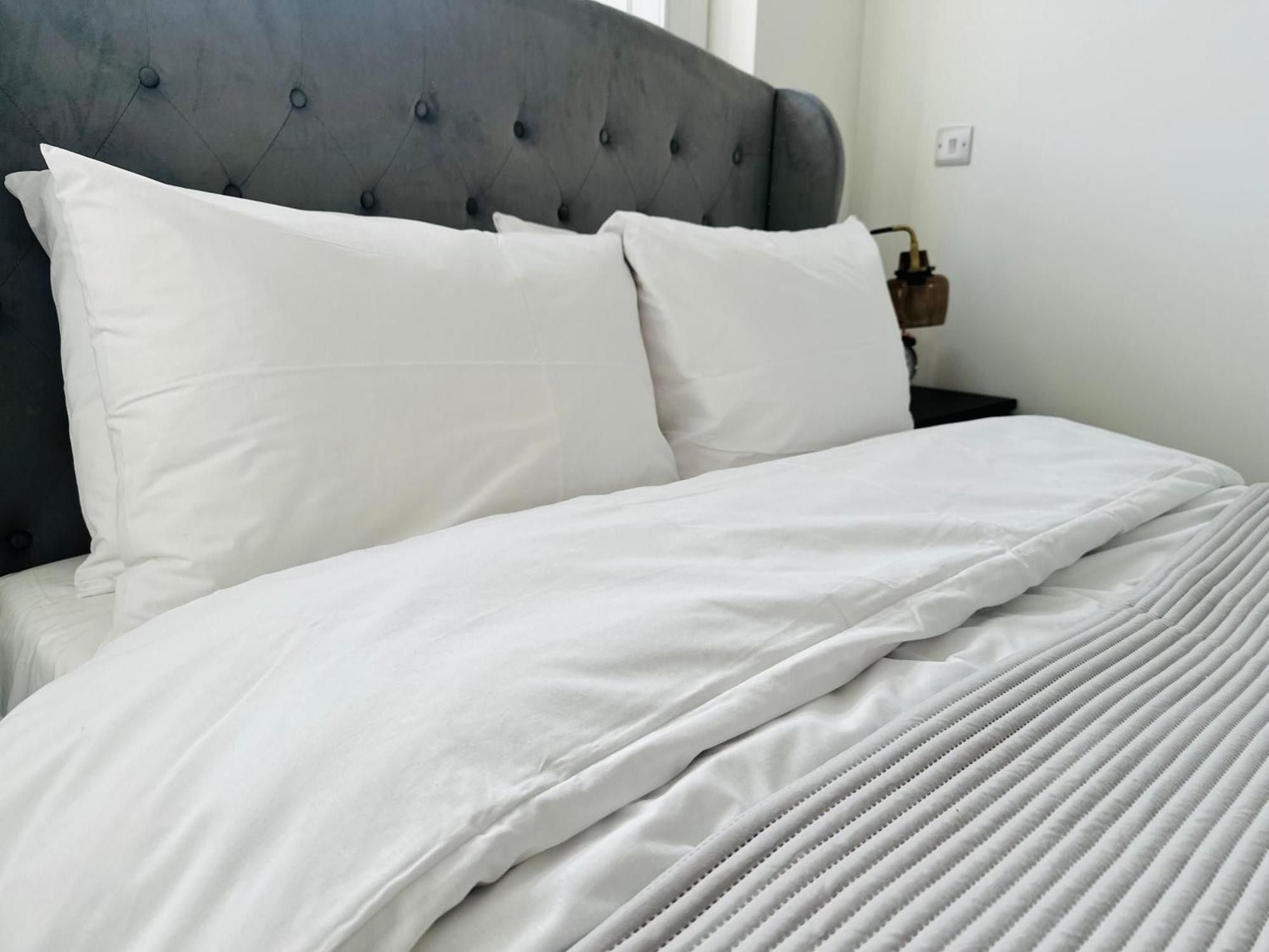 Barnet House Serviced Apartments ดันเฟิร์มลิน ภายนอก รูปภาพ