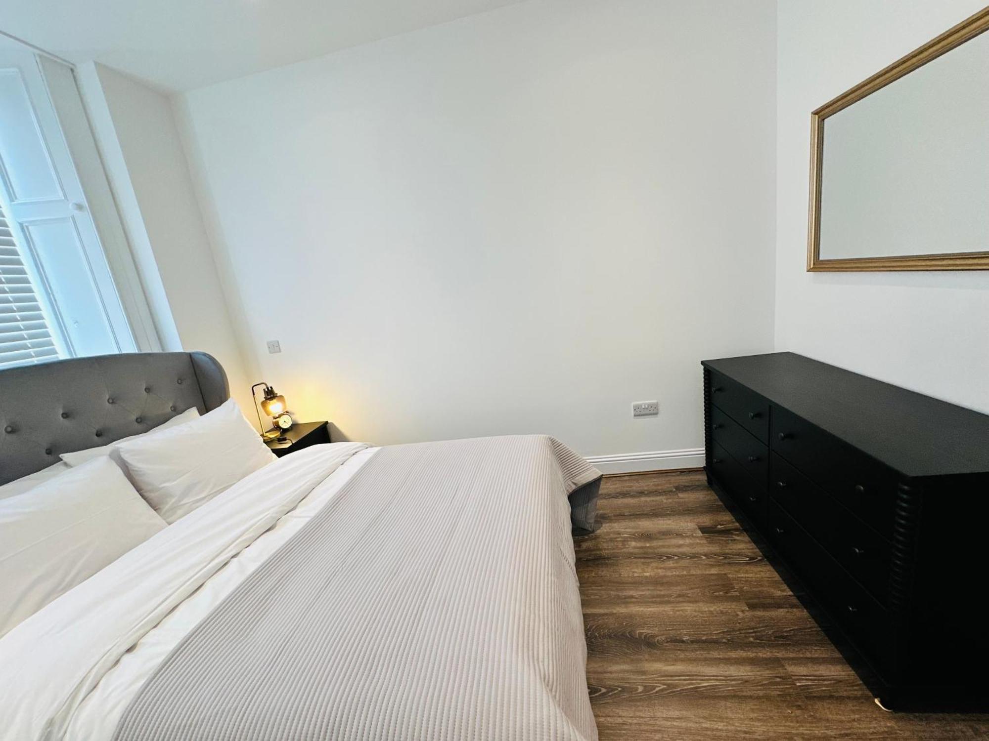 Barnet House Serviced Apartments ดันเฟิร์มลิน ภายนอก รูปภาพ