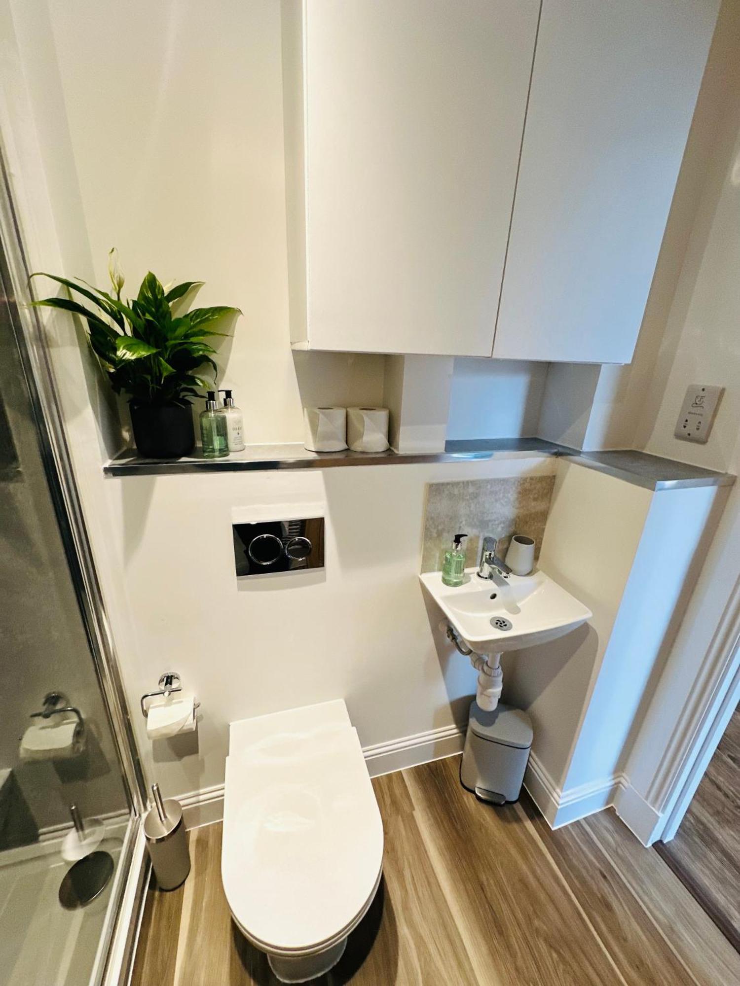 Barnet House Serviced Apartments ดันเฟิร์มลิน ภายนอก รูปภาพ