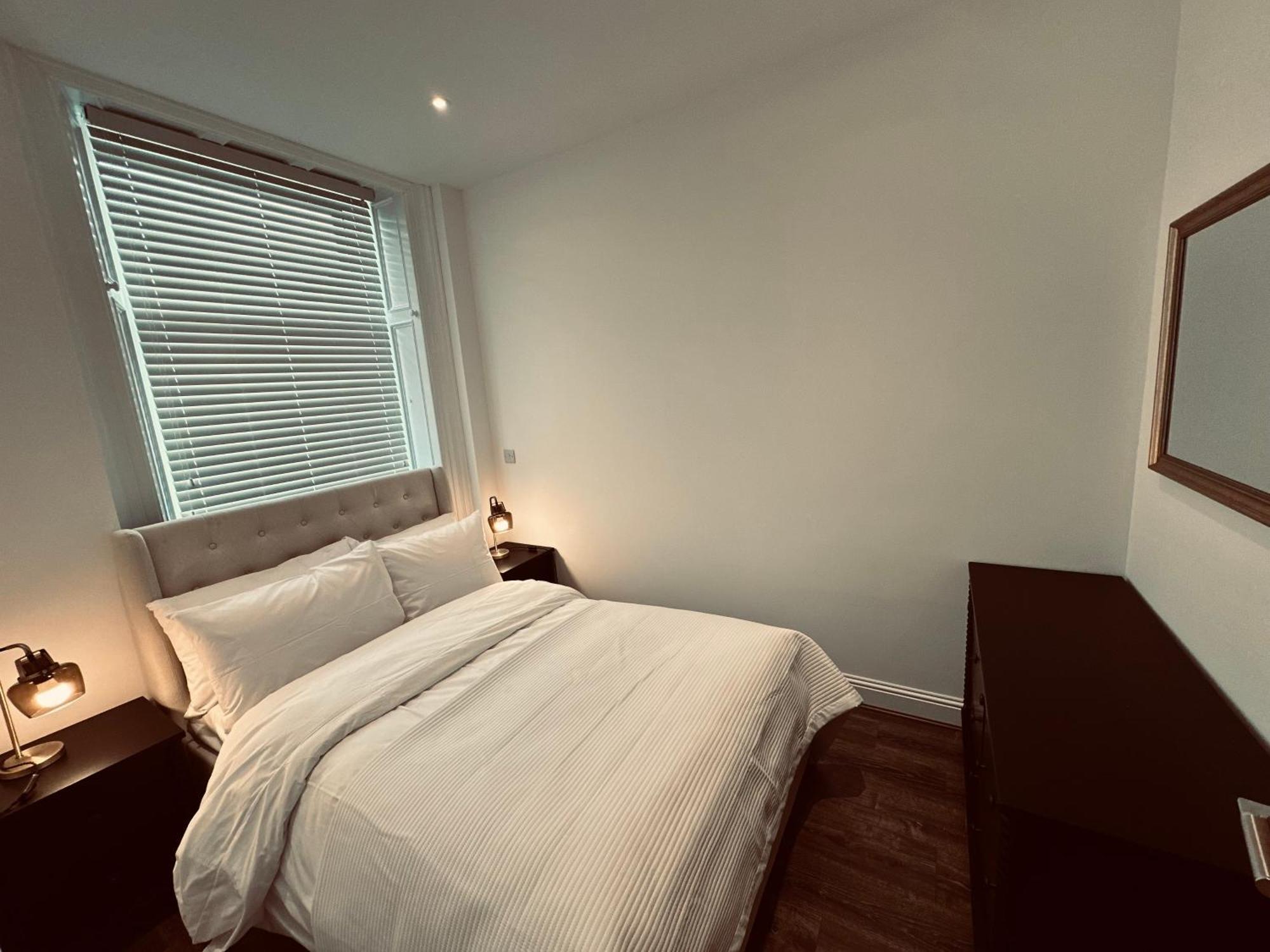 Barnet House Serviced Apartments ดันเฟิร์มลิน ภายนอก รูปภาพ