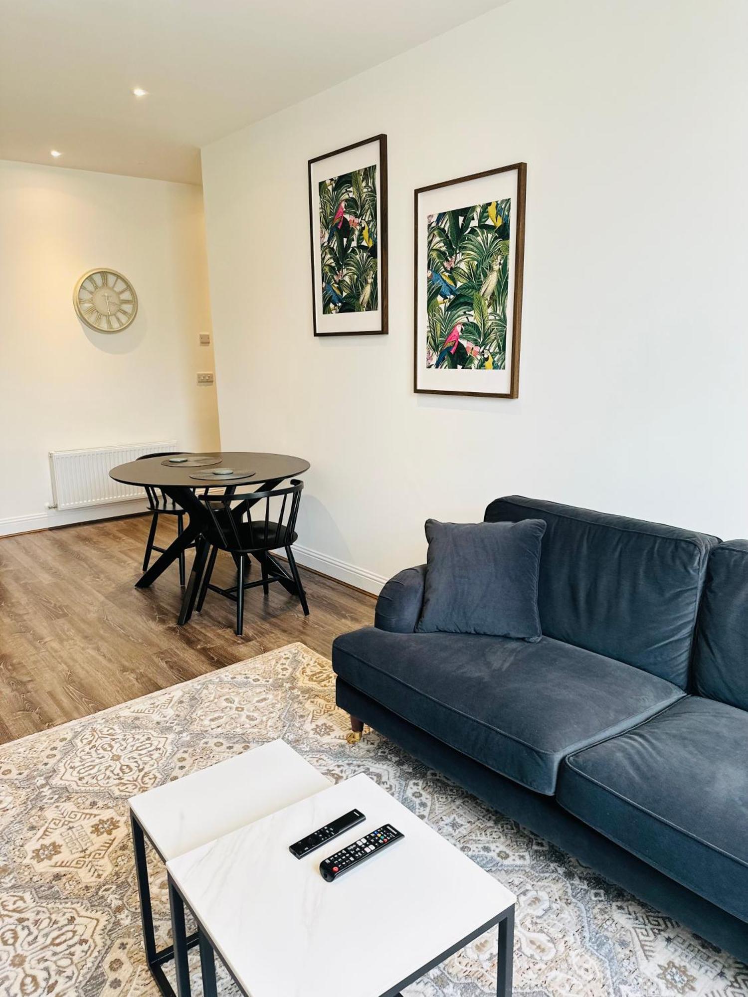 Barnet House Serviced Apartments ดันเฟิร์มลิน ภายนอก รูปภาพ