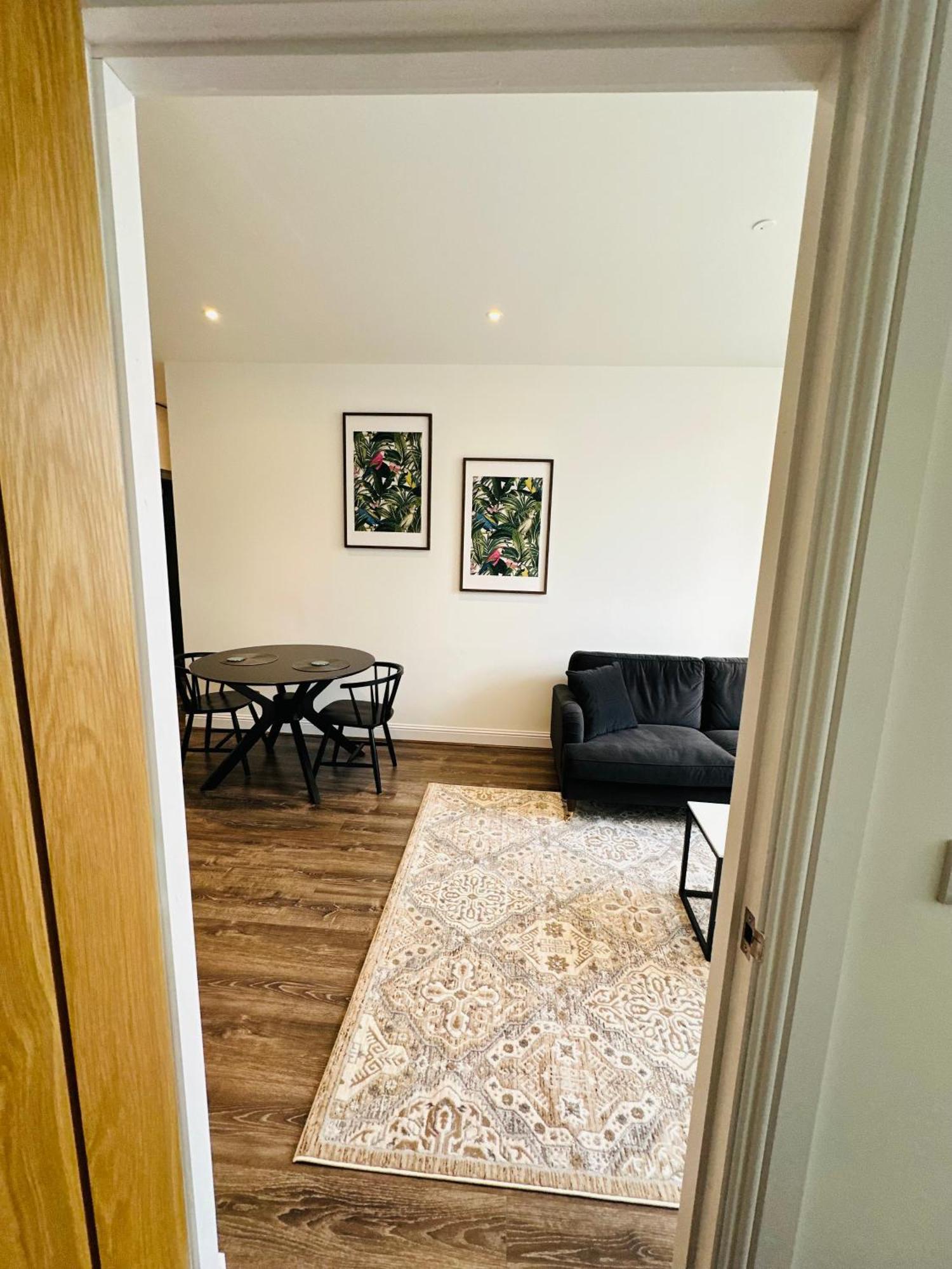 Barnet House Serviced Apartments ดันเฟิร์มลิน ภายนอก รูปภาพ
