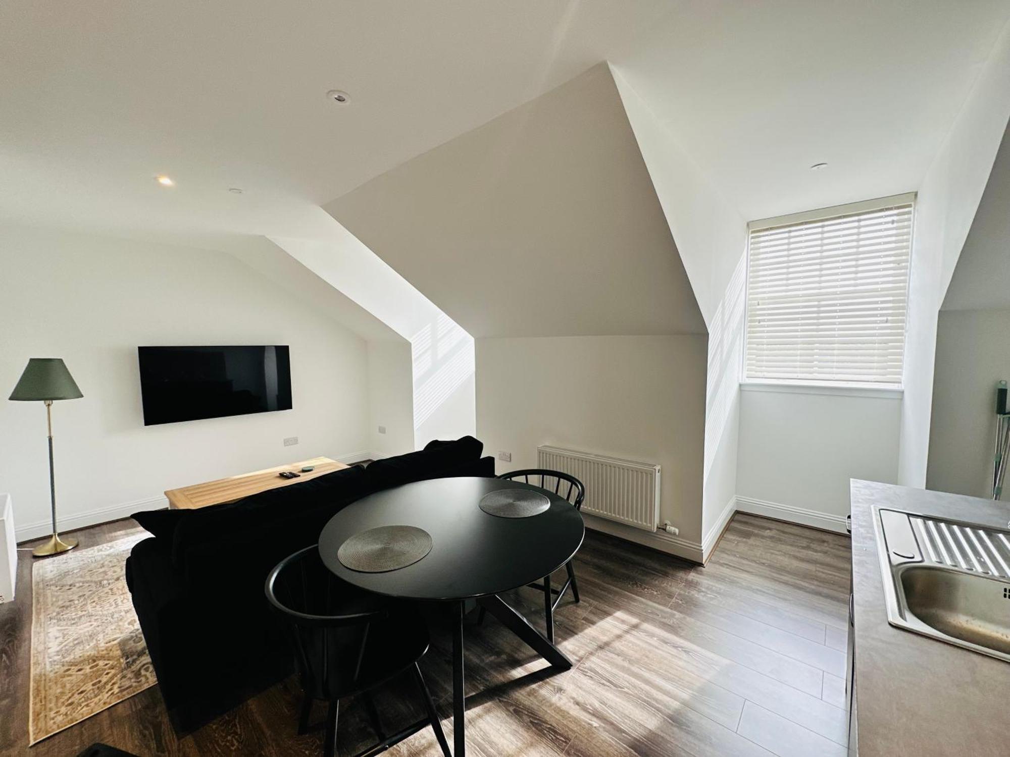 Barnet House Serviced Apartments ดันเฟิร์มลิน ภายนอก รูปภาพ