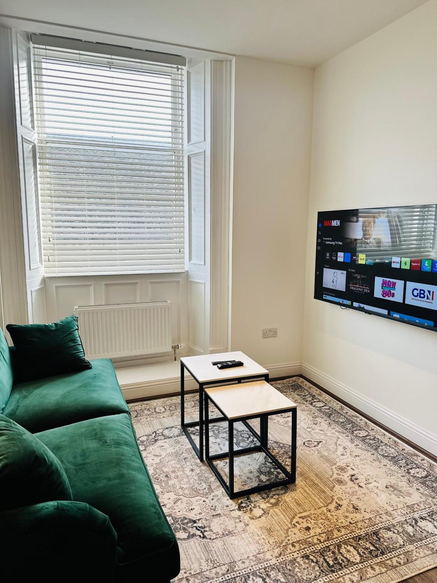 Barnet House Serviced Apartments ดันเฟิร์มลิน ภายนอก รูปภาพ