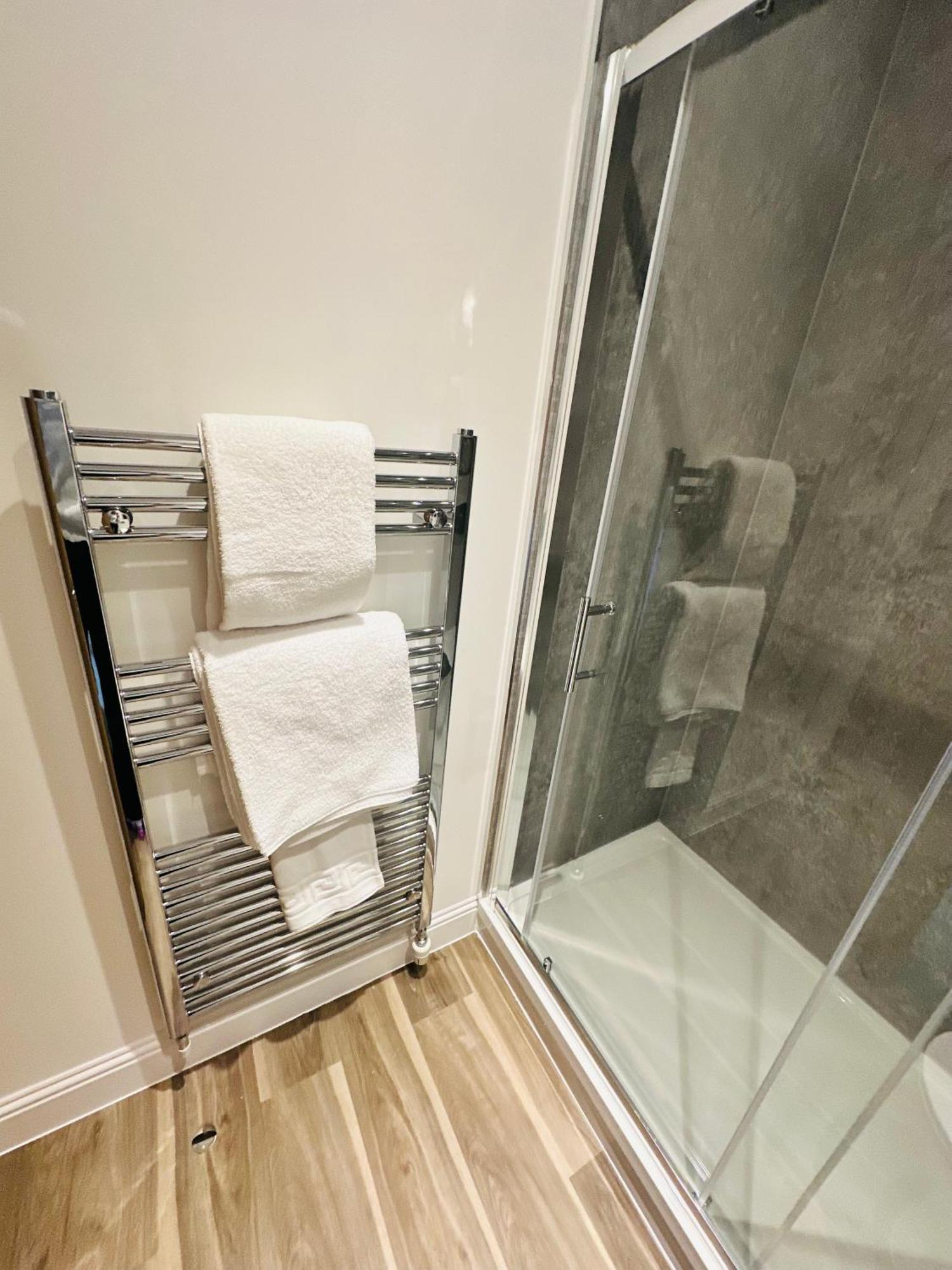 Barnet House Serviced Apartments ดันเฟิร์มลิน ภายนอก รูปภาพ