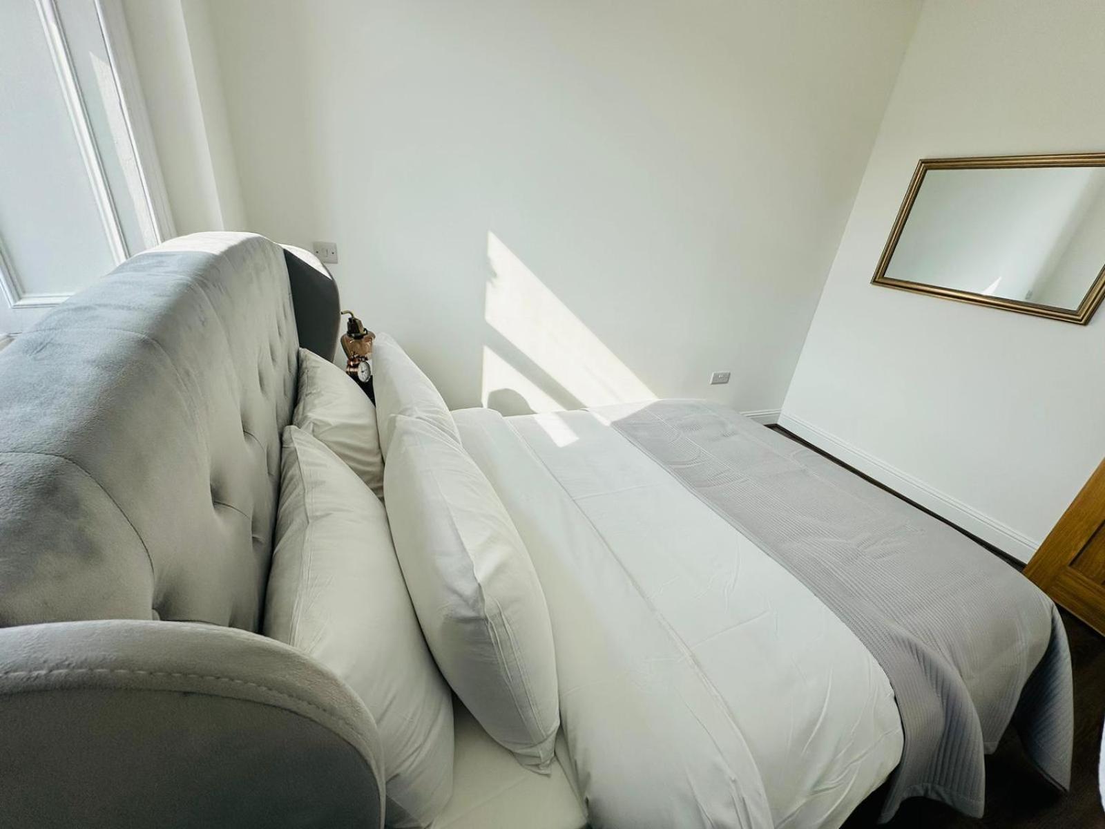 Barnet House Serviced Apartments ดันเฟิร์มลิน ภายนอก รูปภาพ