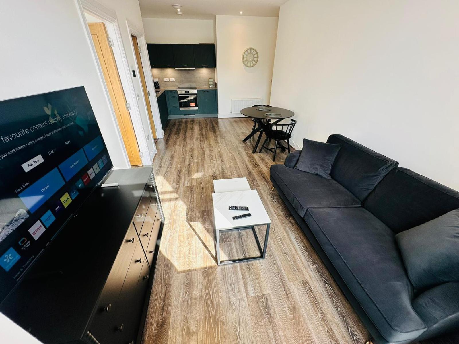 Barnet House Serviced Apartments ดันเฟิร์มลิน ภายนอก รูปภาพ