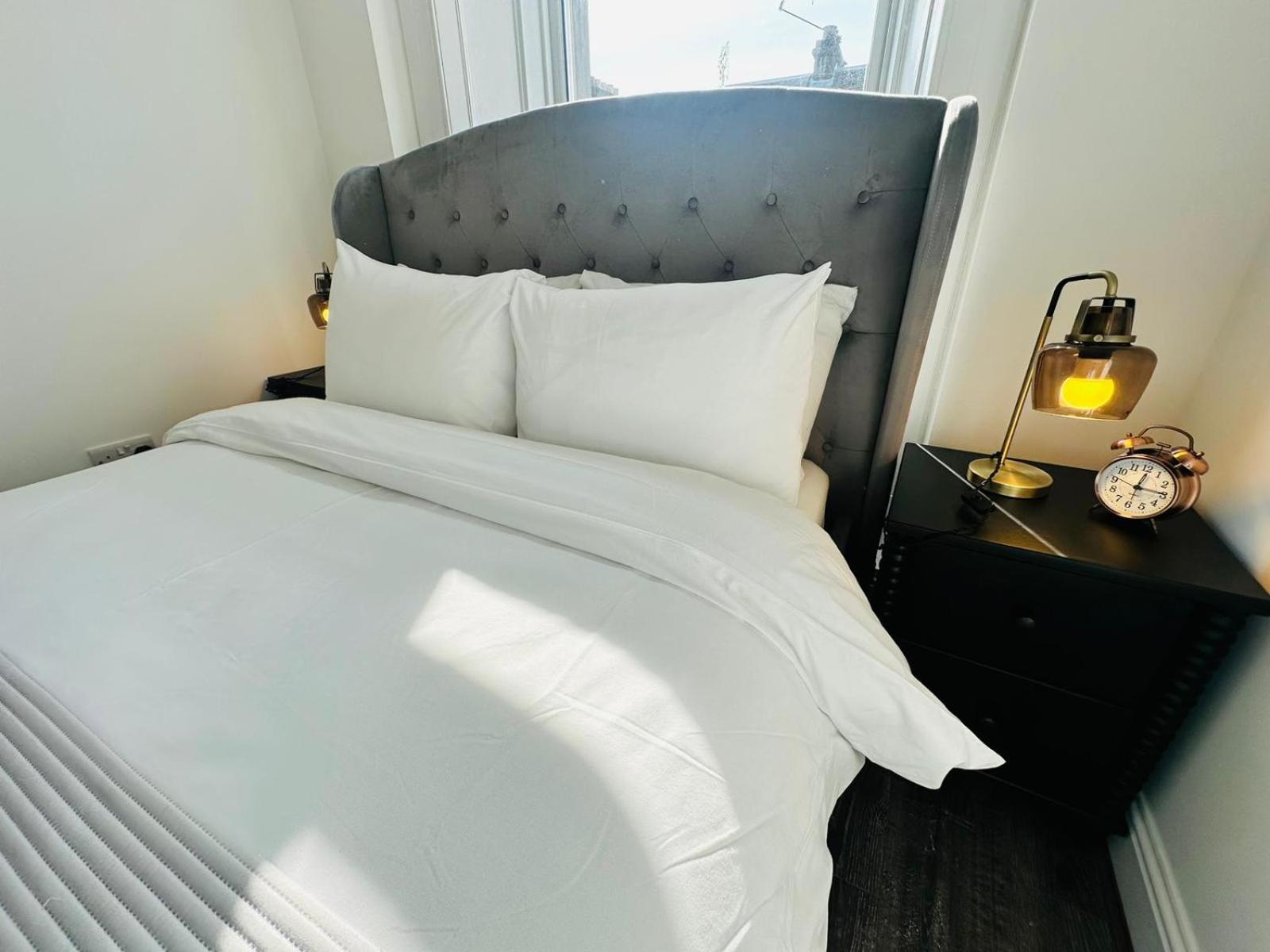 Barnet House Serviced Apartments ดันเฟิร์มลิน ภายนอก รูปภาพ